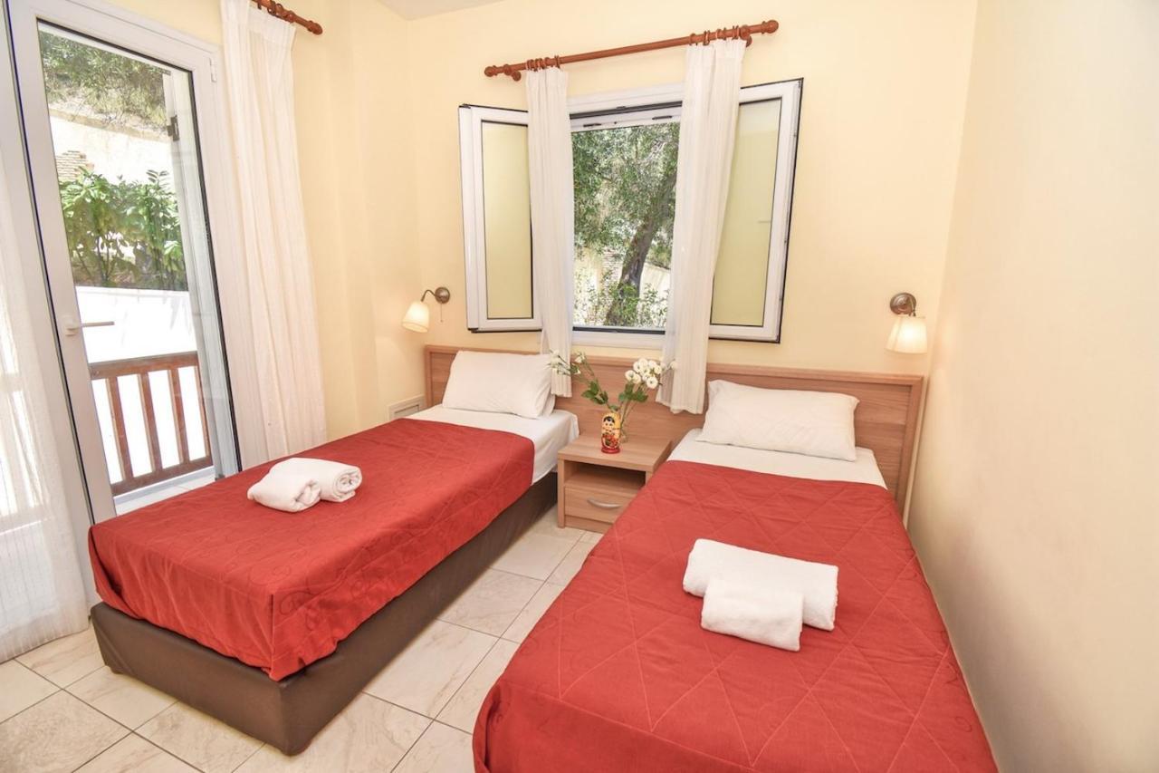 Corfu Resorts Apartments Pelekas Bagian luar foto
