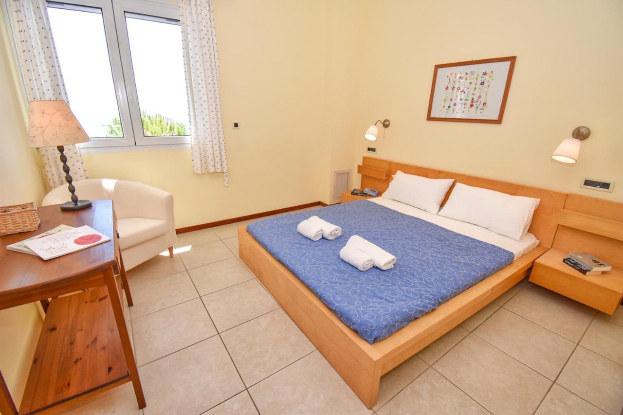 Corfu Resorts Apartments Pelekas Bagian luar foto