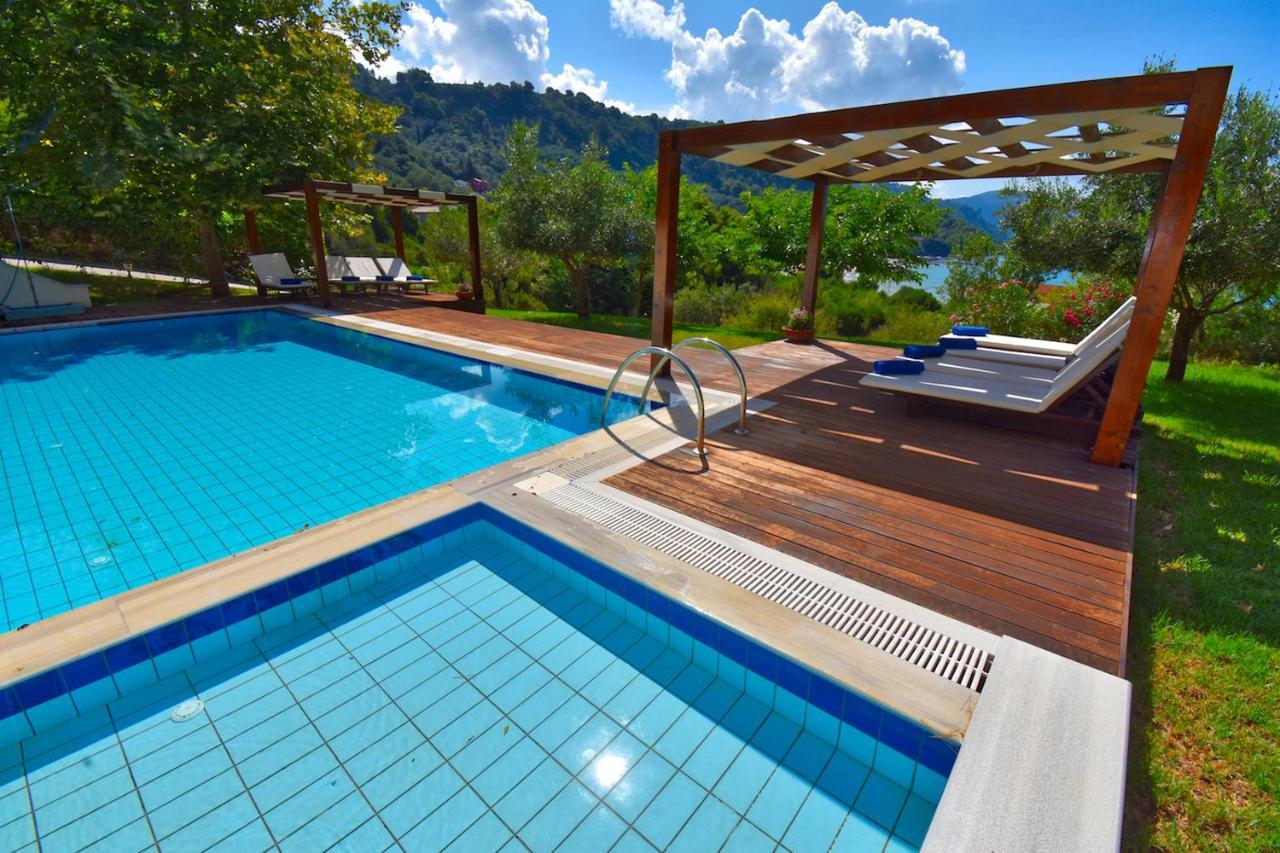 Corfu Resorts Apartments Pelekas Bagian luar foto
