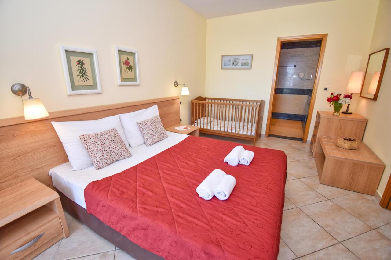 Corfu Resorts Apartments Pelekas Bagian luar foto