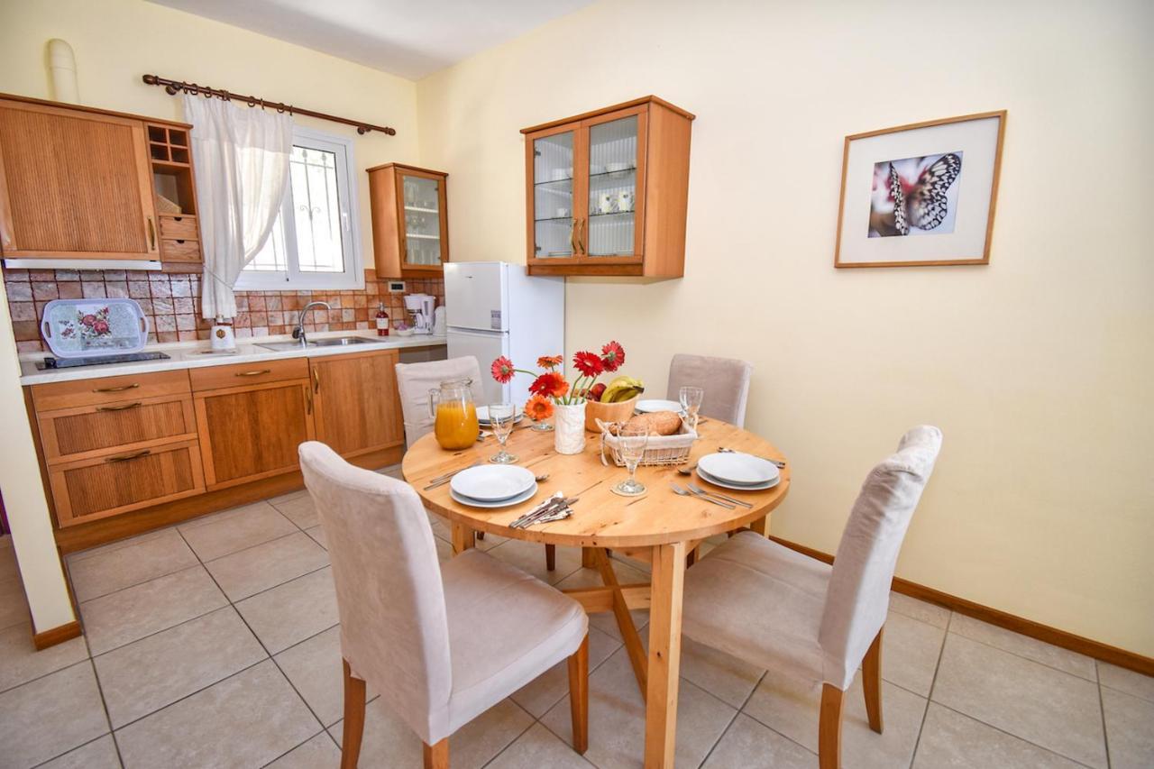 Corfu Resorts Apartments Pelekas Bagian luar foto