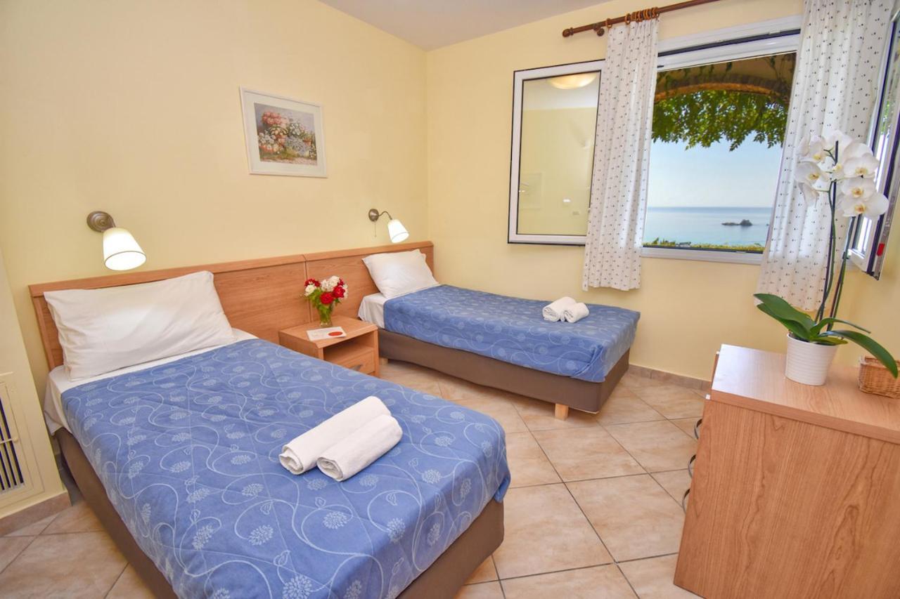 Corfu Resorts Apartments Pelekas Bagian luar foto