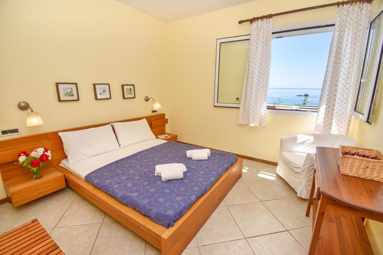 Corfu Resorts Apartments Pelekas Bagian luar foto