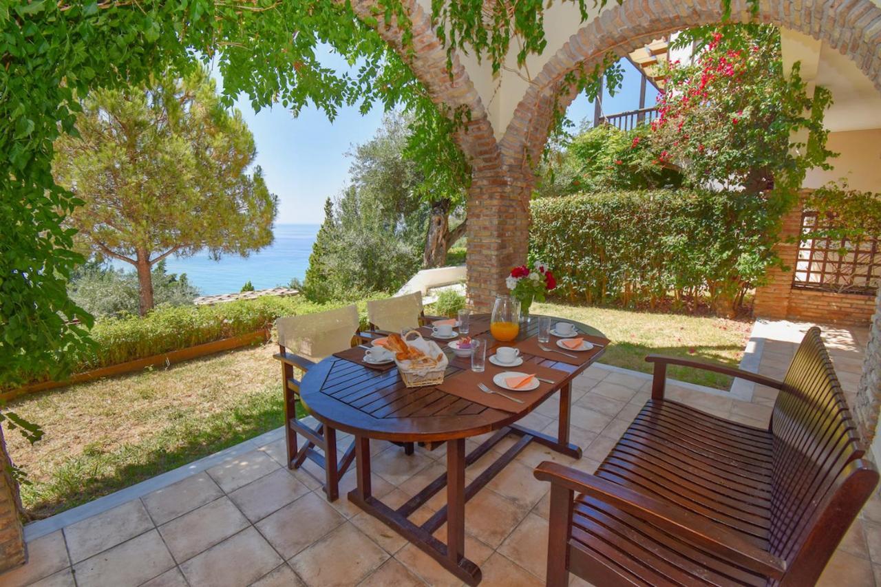 Corfu Resorts Apartments Pelekas Bagian luar foto