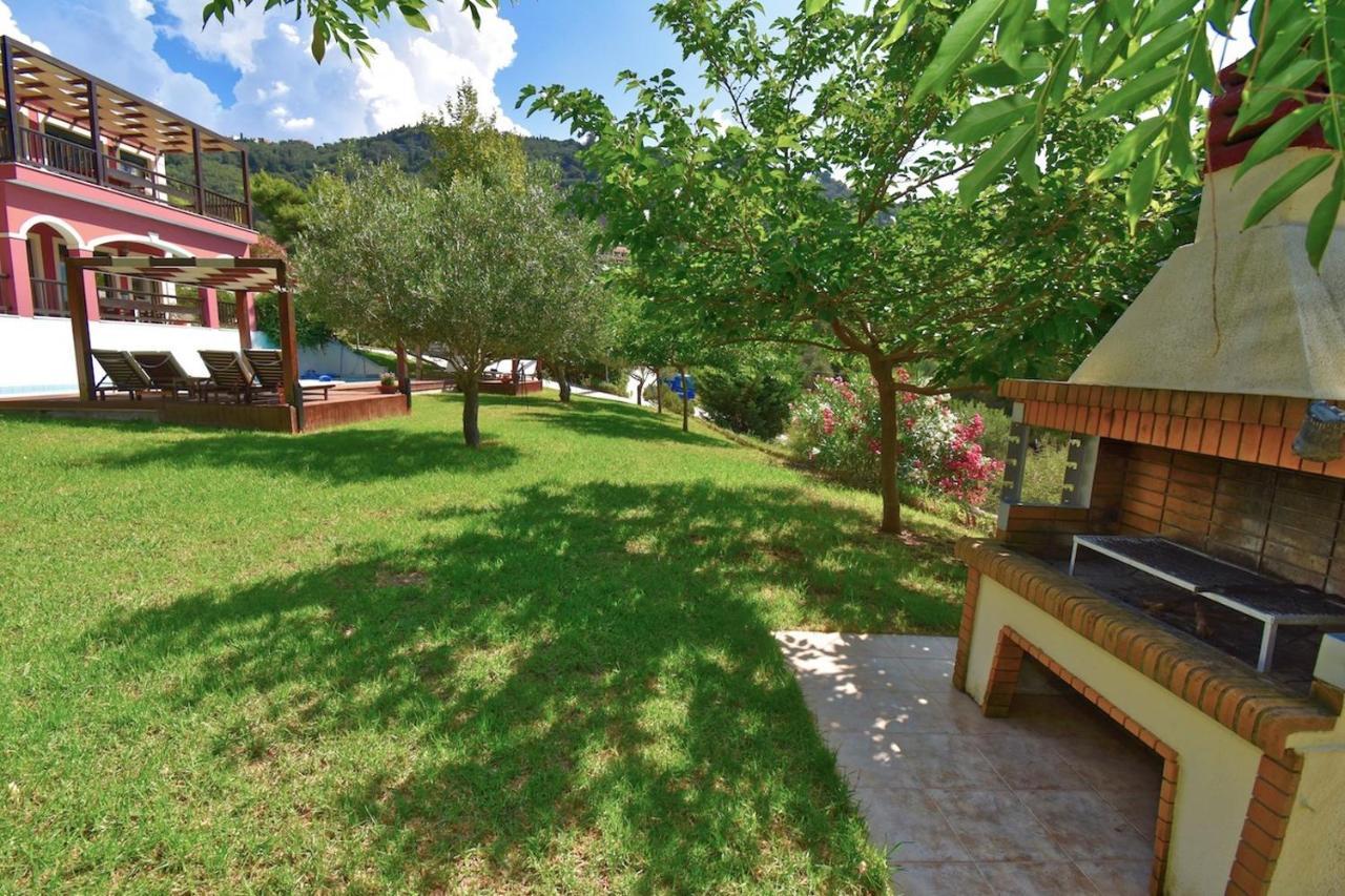 Corfu Resorts Apartments Pelekas Bagian luar foto